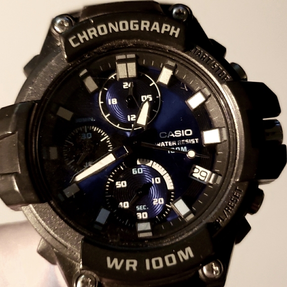 CASIO WATCH - Picture 1 of 16